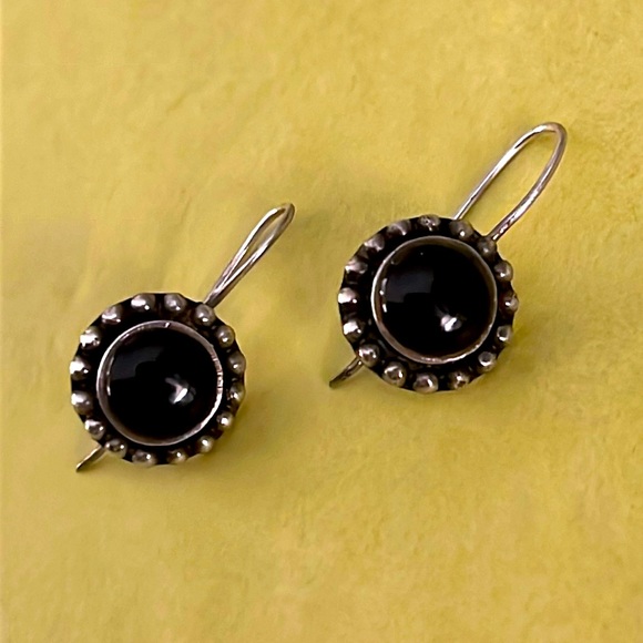 Vintage Jewelry - Vintage Onyx & Sterling 925 Earrings